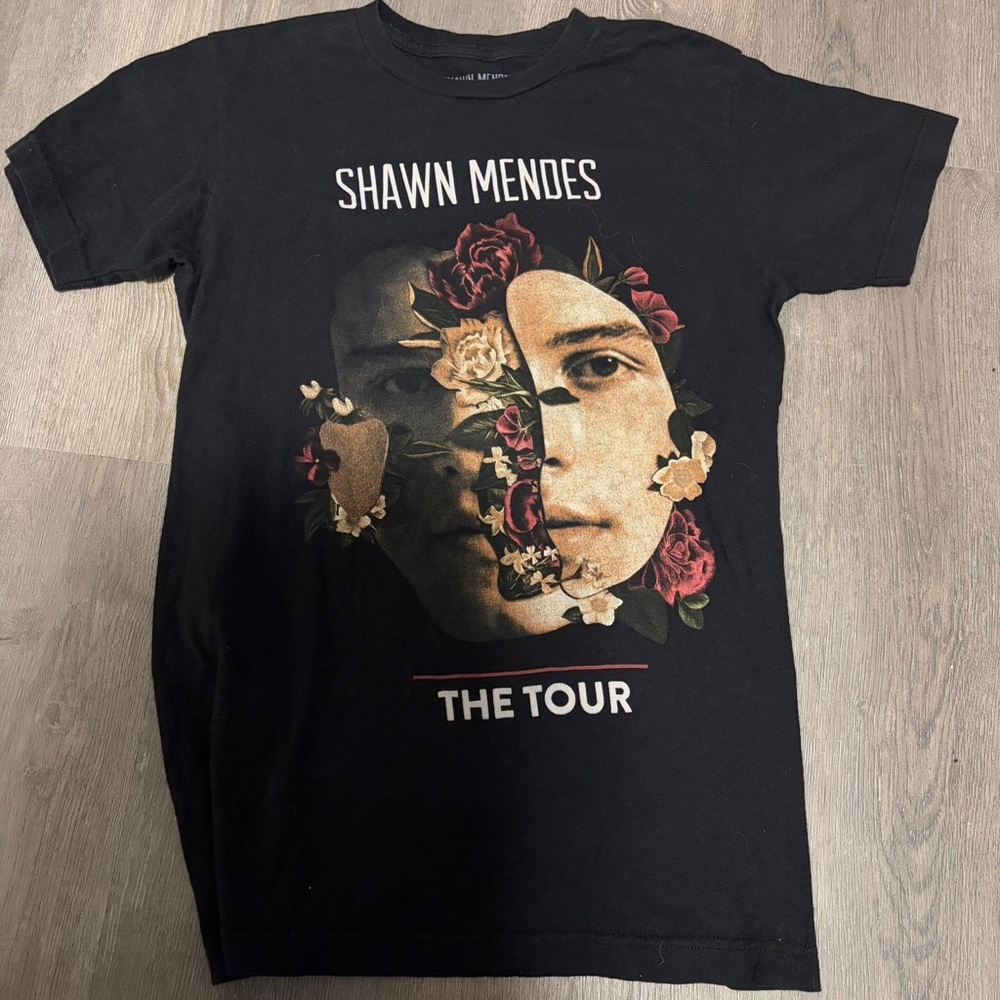 Black Shawn Mendes Tour Shirt